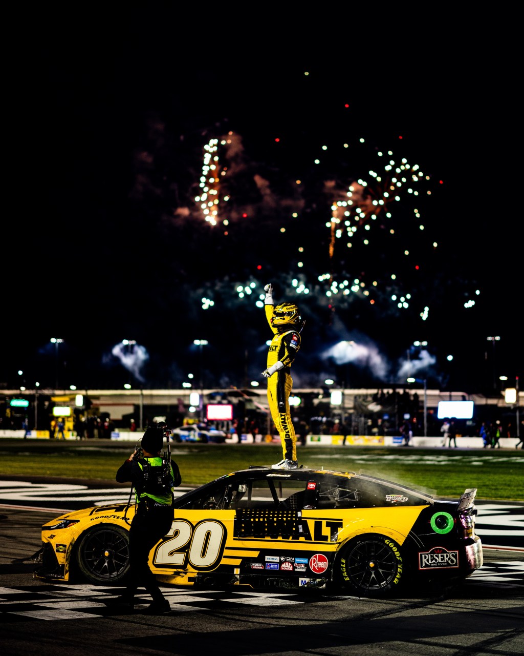 Bell steals one as officiating woes continue at&nbsp;Atlanta