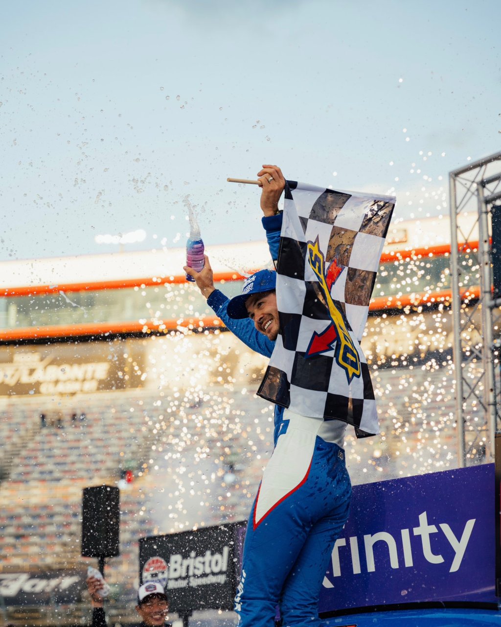 Larson dominates Bristol as Hendrick Motorsports captures special&nbsp;win