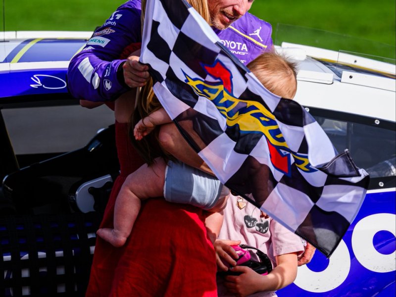 ‘That’s my boy’: Hamlin overcomes life’s challenges to repeat in Las&nbsp;Vegas